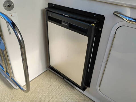 2012 Four Winns V305