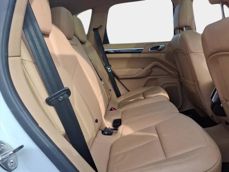 2014 Porsche Cayenne Platinum