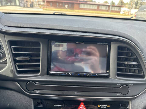 2020 Hyundai Elantra SE