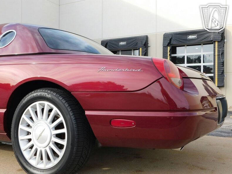 2004 Ford Thunderbird Deluxe