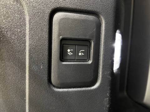 2022 Land Rover Defender 110 V8