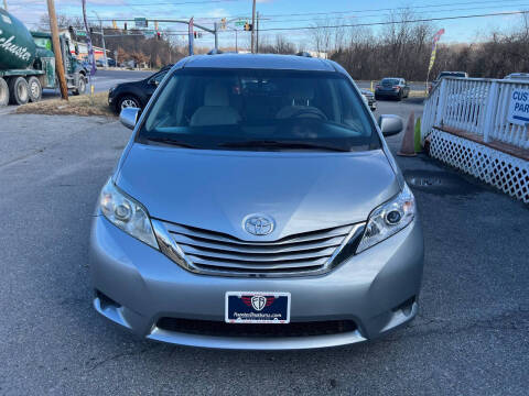 2016 Toyota Sienna LE 8-Passenger
