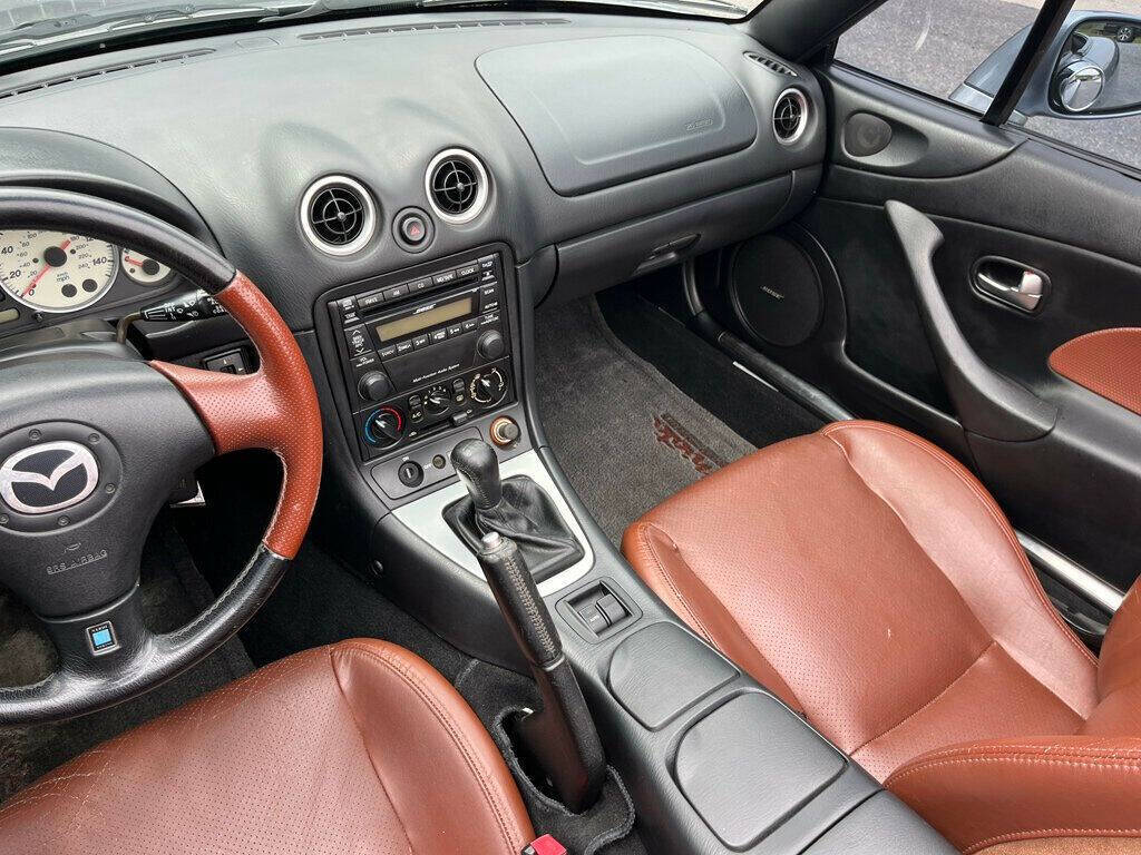 2002 Mazda MX-5 Miata 28