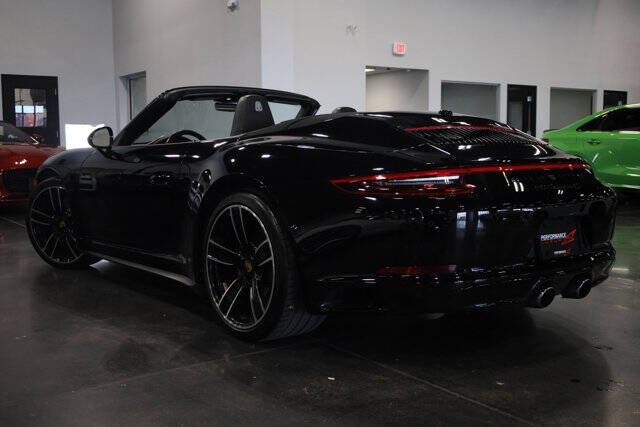 2017 Porsche 911 Carrera 4S