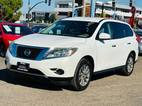 2014 Nissan Pathfinder for sale at MotorMax in San Diego CA