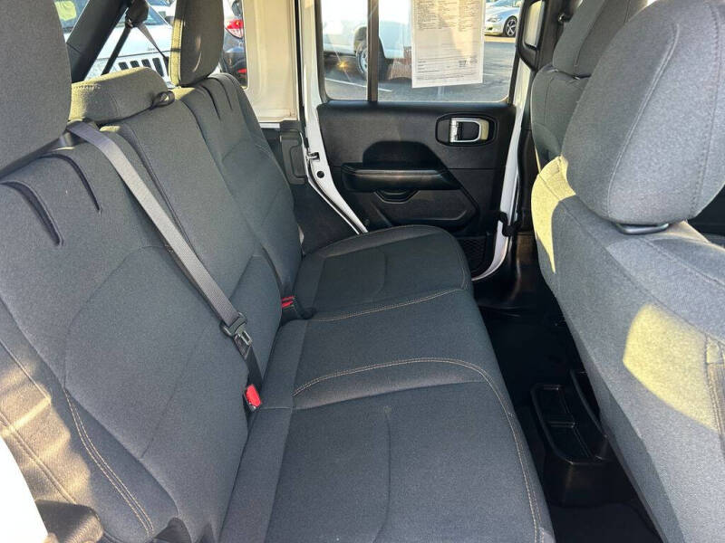 2024 Jeep Wrangler Sahara 4xe