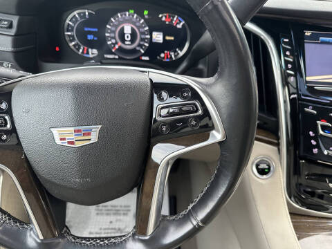 2018 Cadillac Escalade Luxury