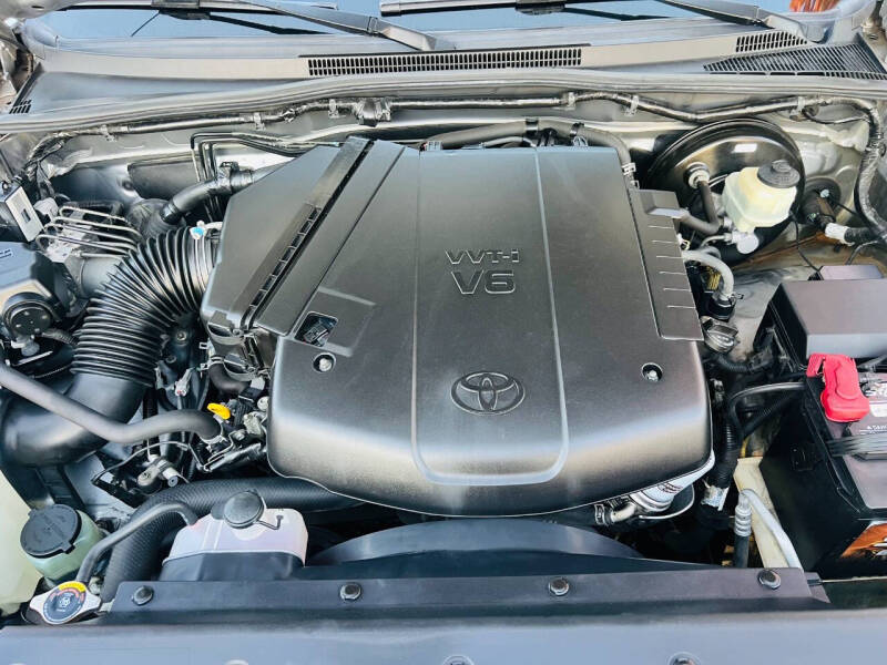 2015 Toyota Tacoma Base photo 12