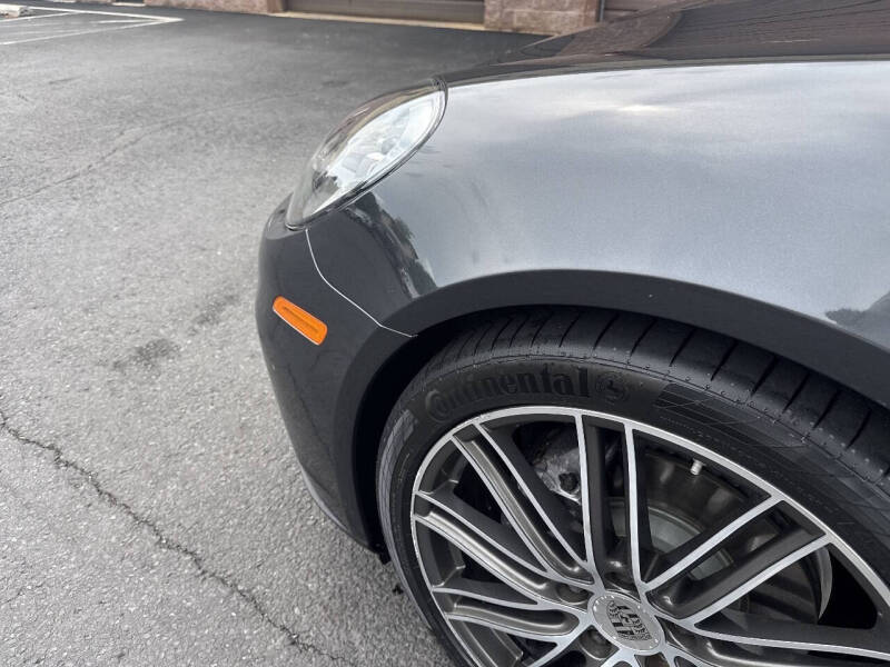 2018 Porsche Panamera 4