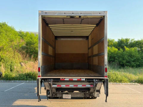 2018 Freightliner M2 106