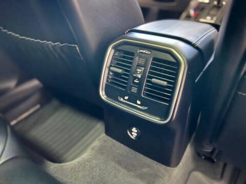 2024 Porsche Macan S