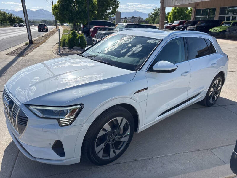 2021 Audi e-tron quattro Premium