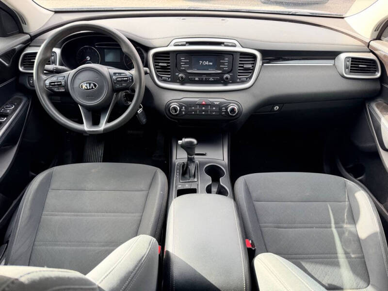 2018 Kia Sorento LX V6