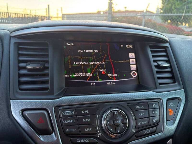2020 Nissan Pathfinder SL