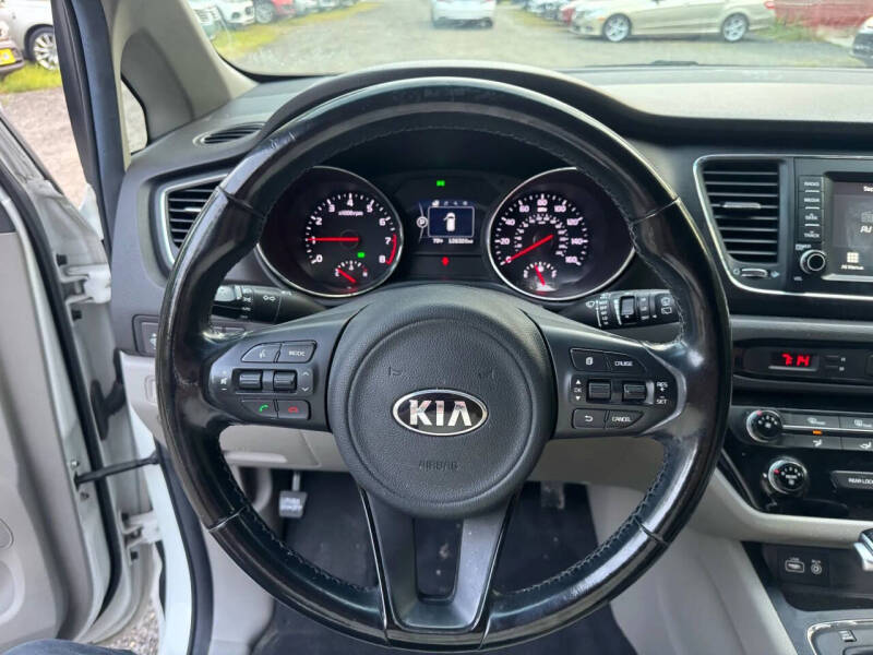 2017 Kia Sedona LX
