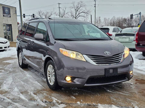 2012 Toyota Sienna XLE 8-Passenger