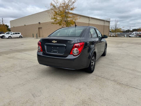 2013 Chevrolet Sonic LS Auto