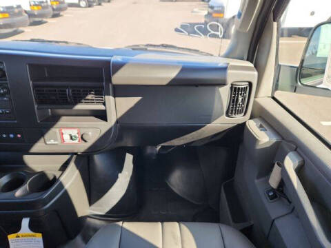 2025 Chevrolet Express 3500