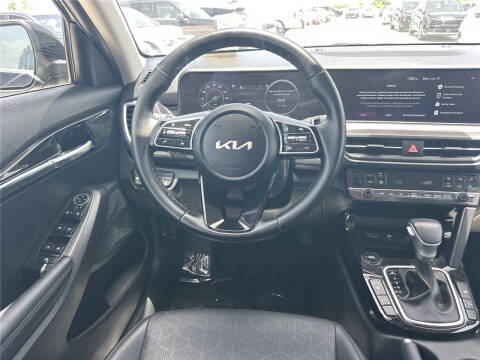 2024 Kia Seltos EX