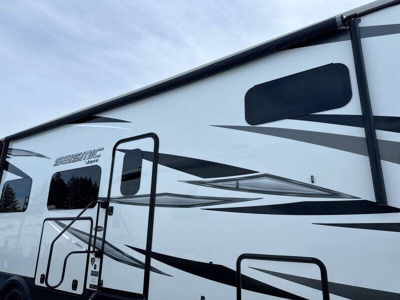 2020 Jayco Seismic