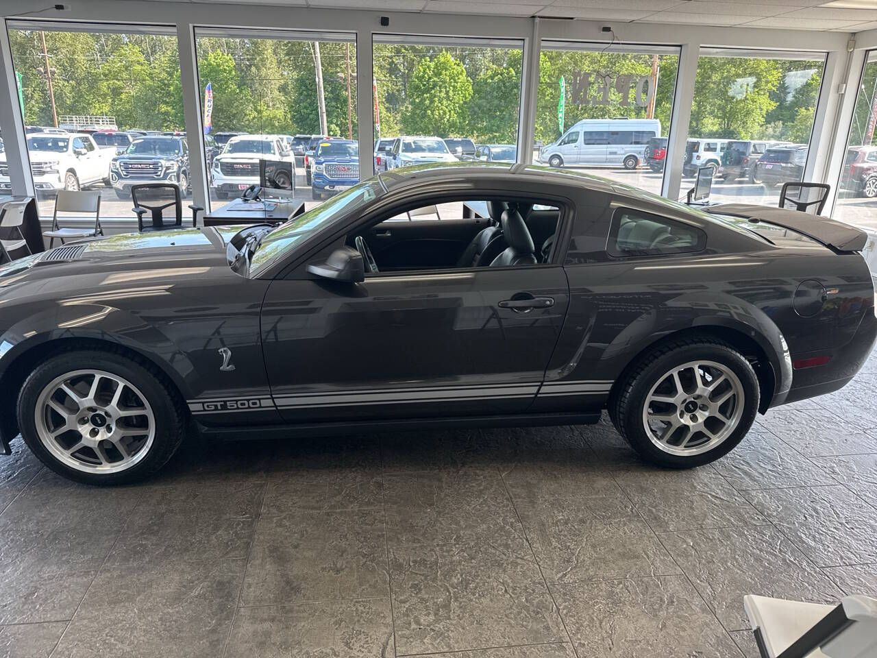 used 2009 Ford Shelby GT500 car