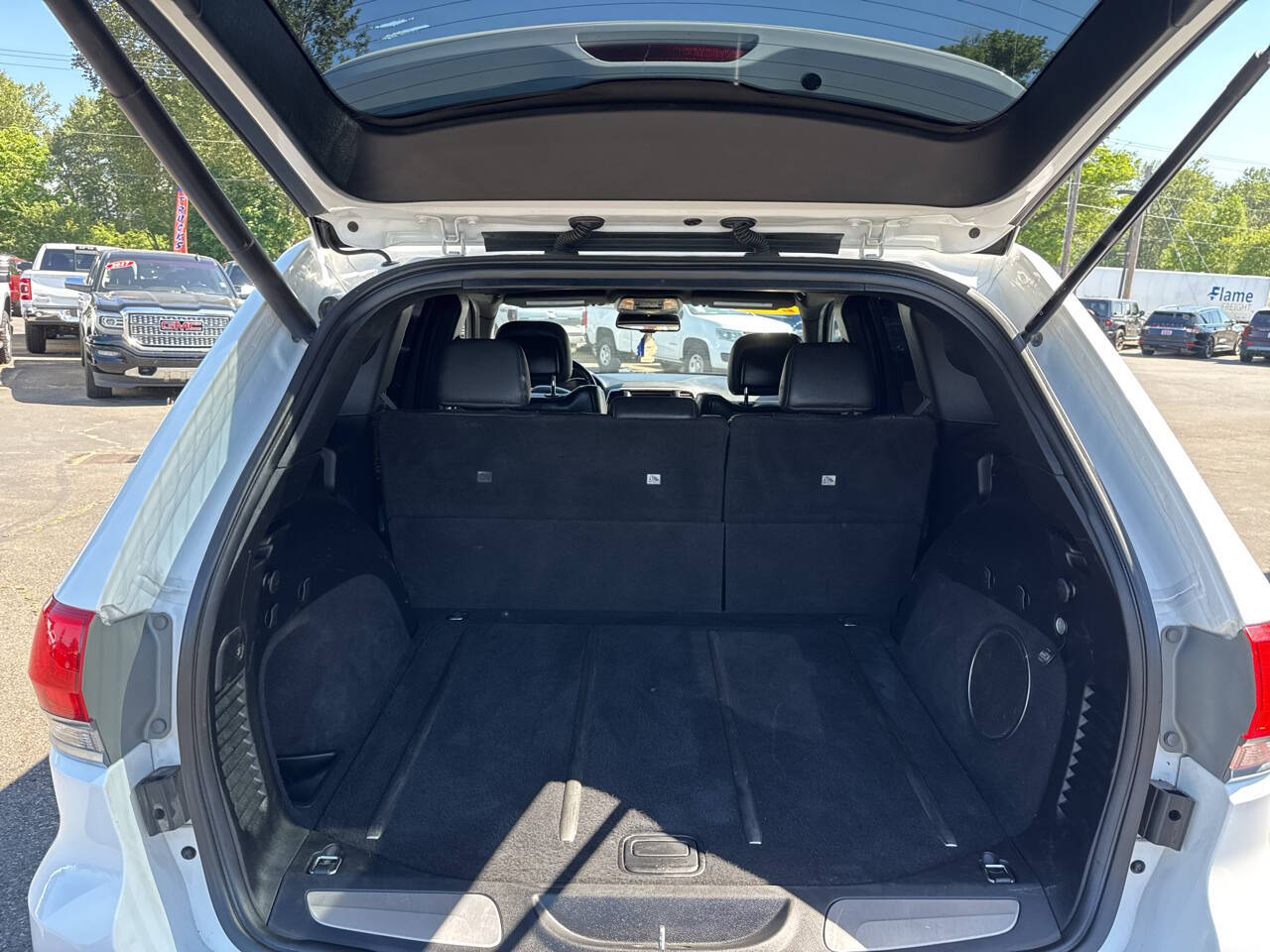 used 2015 Jeep Grand Cherokee car, priced at $14,499