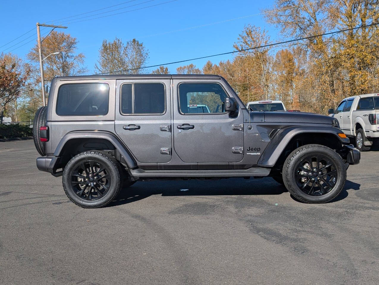 used 2021 Jeep Wrangler Unlimited car, priced at $32,999