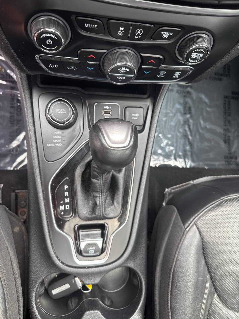 used 2020 Jeep Cherokee car, priced at $19,499